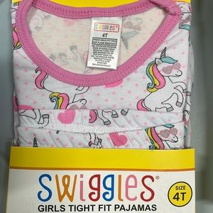 ❌SOLD❌Squiggles Unicorn PJ’s size 4T NWT/in packaging $5 in Bundles!